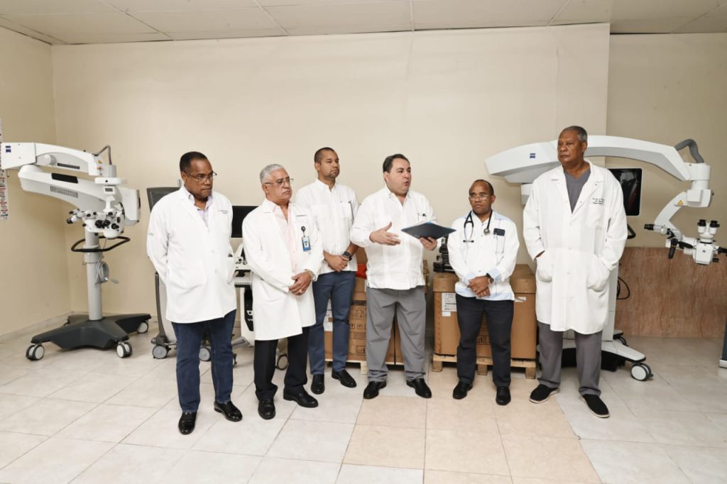 Sns Entrega M S De Rd Millones En Equipos Al Hospital Salvador B