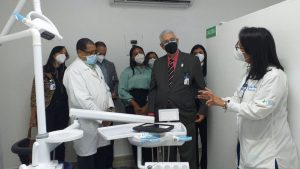 Read more about the article Comisión del SNS visita Departamento de Odontología del Gautier