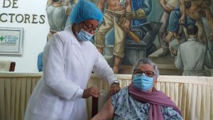 Read more about the article Hospital Gautier inicia vacunación adultos mayores contra Covid-19