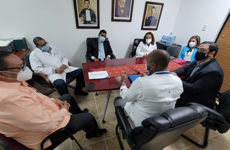 Directivos Hospitales Gautier y Jacinto Mañón tratan soluciones mejoras servicios