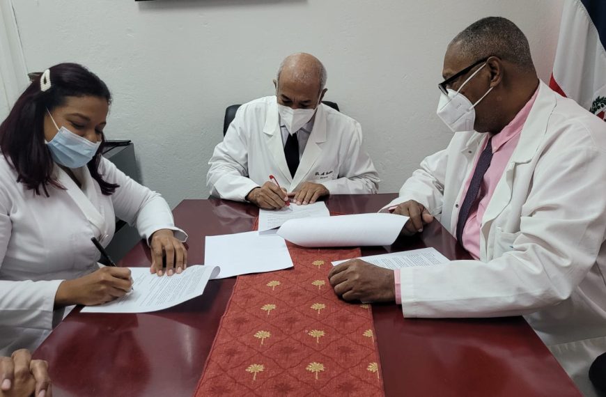 Durante firma de convenio