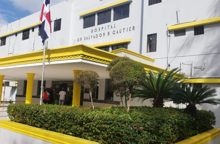 Hospital Gautier realiza la primera cirugía Tevar en un centro público del país