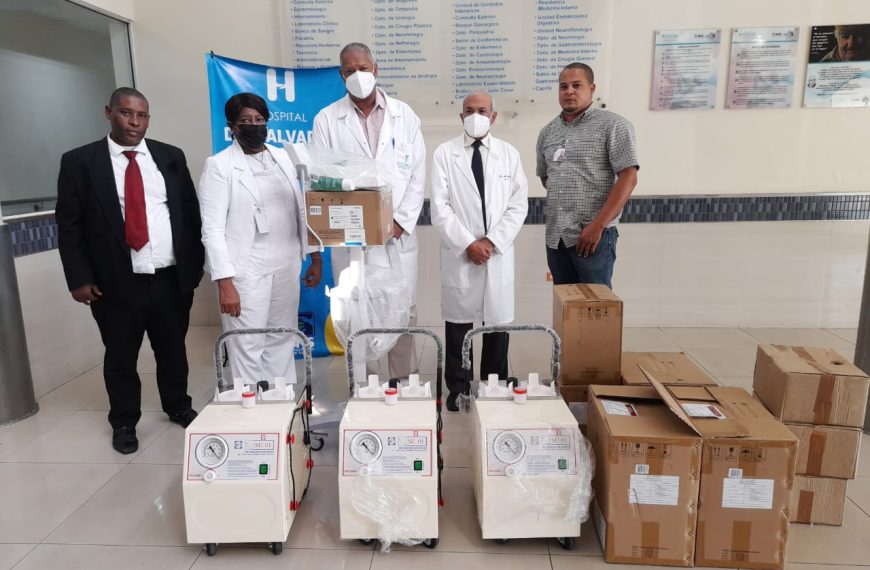 El SNS entrega nuevos equipos al Hospital Salvador B. Gautier