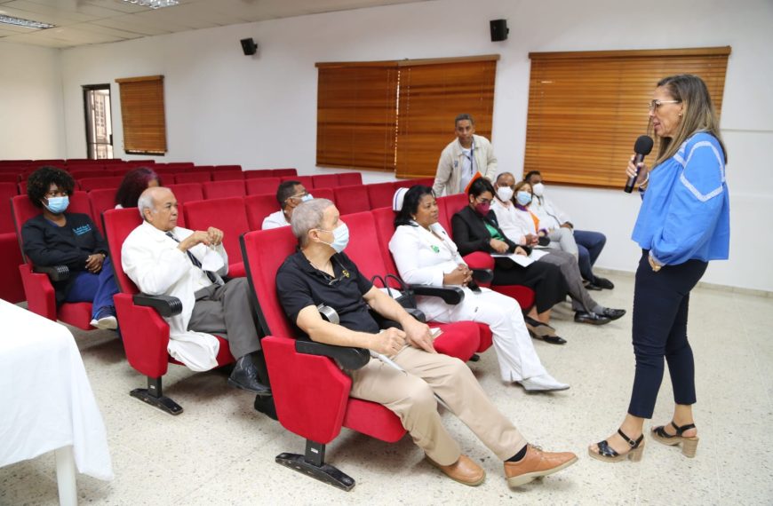 Especialidades del HSBG reciben orientaciones en mejora de salud mental