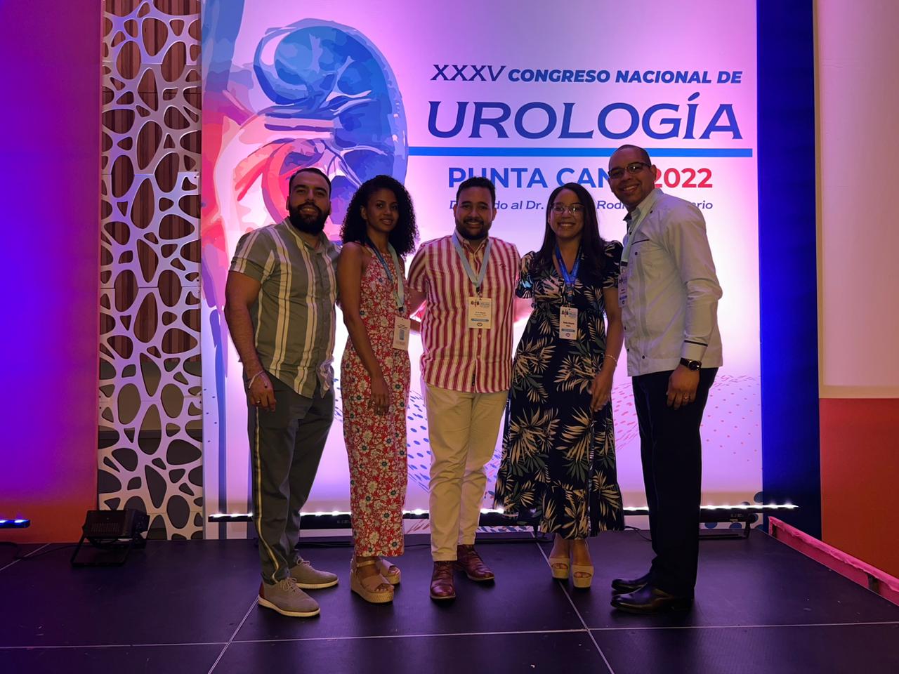 Read more about the article Residentes de Urología del Hospital Salvador B. Gautier obtienen el primer lugar en presentación de poster