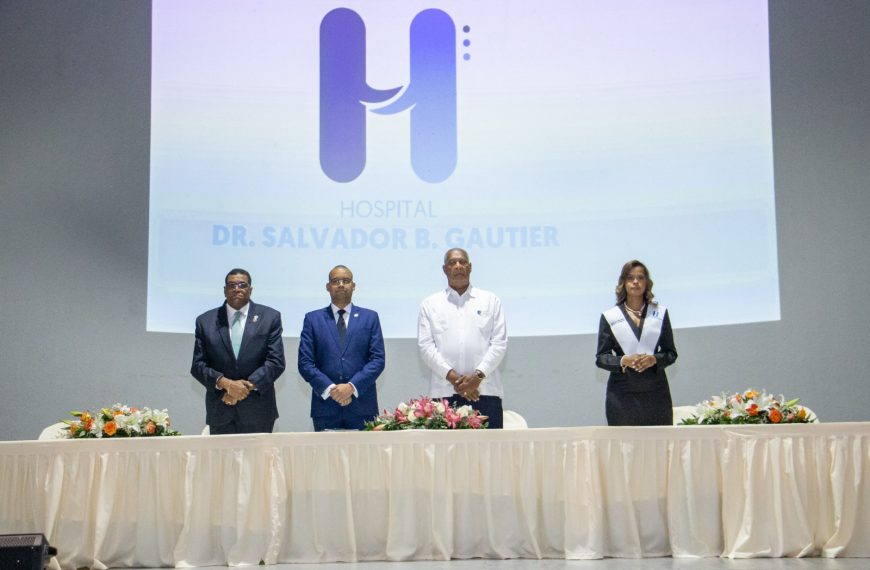 Hospital Gautier gradúa 80 nuevos médicos que concluyeron programas en 23 especialidades