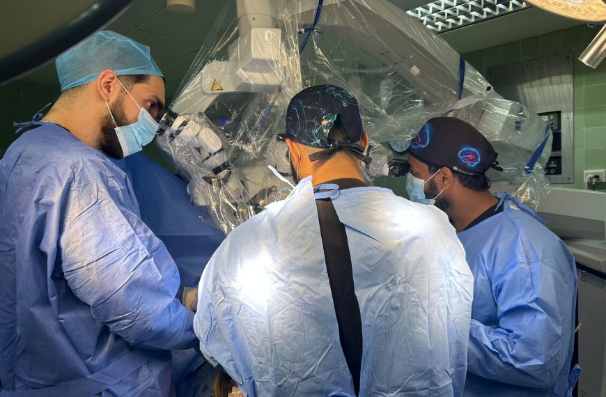 HSBG realiza resección de tumor con paciente despierto