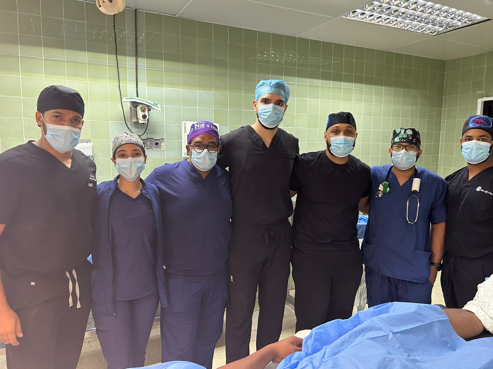 Read more about the article Cirujanos del Gautier practicaron de manera exitosa de alta complejidad en un paciente con fractura de cuello