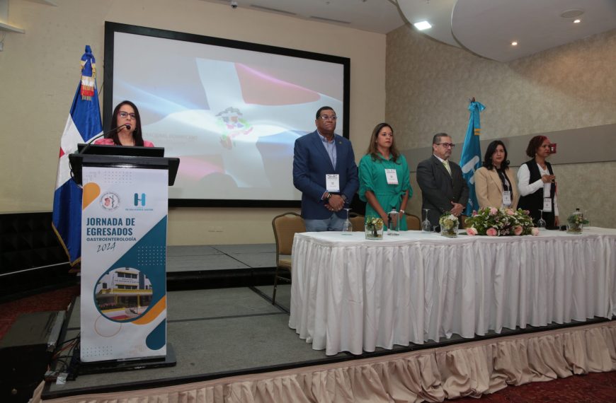 Realizan con éxito primera jornada egresados de Gastroenterología del Hospital Salvador B. Gautier