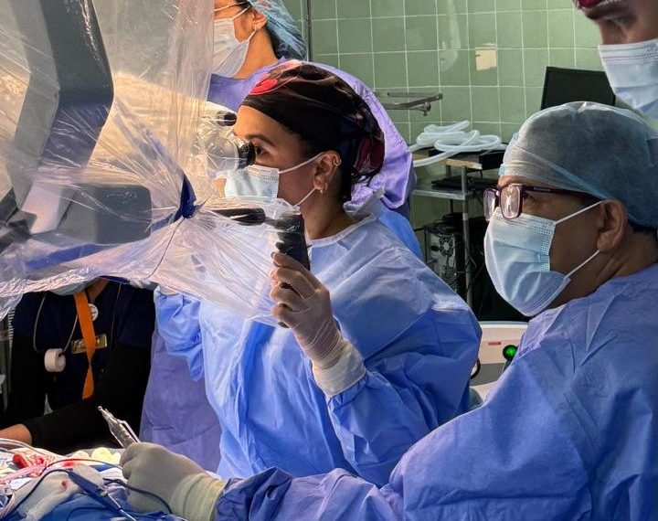 Hospital Gautier realiza primer implante coclear a niño de siete años