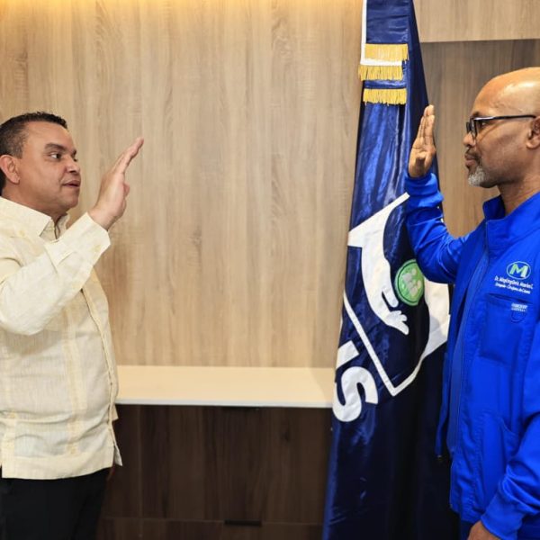 Director del SNS juramenta nuevo director en Hospital Salvador B. Gautier y dispone medidas para fortalecer la seguridad&nbsp;